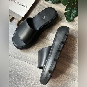 American exchange chunky platform slip on sandals in Black. Size 8.